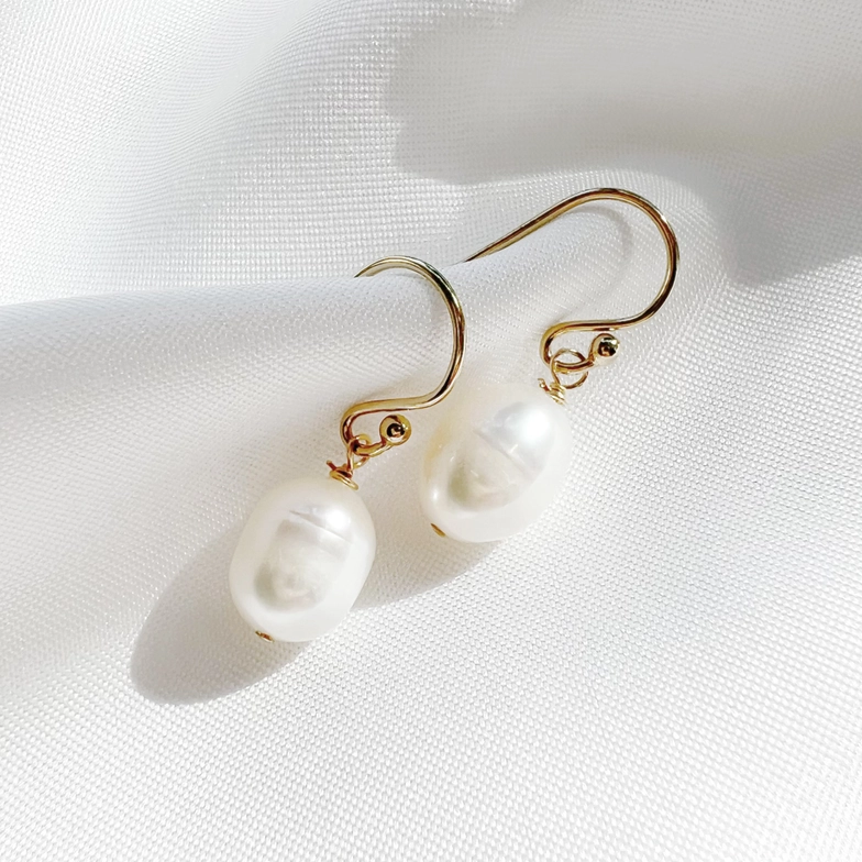 Kaia Freshwater Pearl Dangle Earrings Gold / Silver