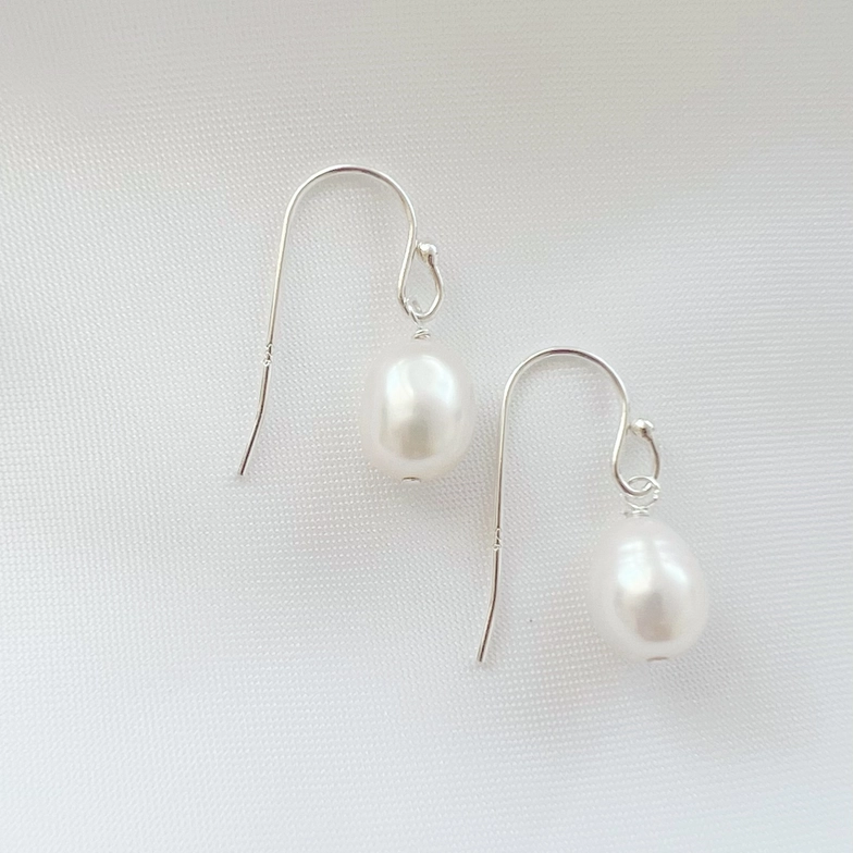 Kaia Freshwater Pearl Dangle Earrings Gold / Silver